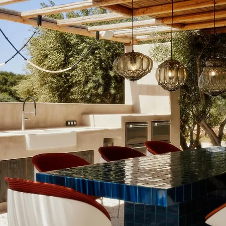 Casa Miel Ampelas